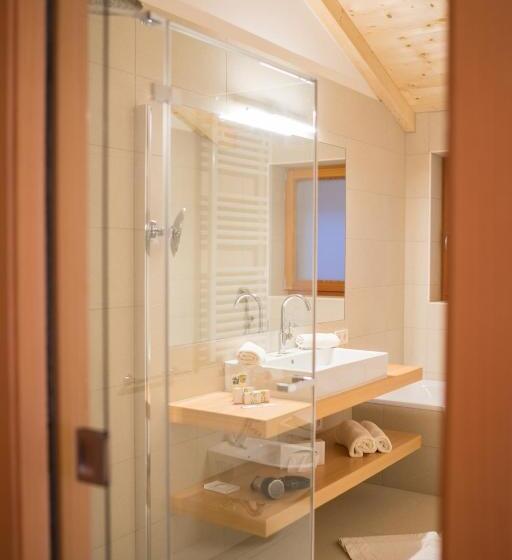 Comfort room with mountain view, Dolmites Nature Hotel Vigilerhof