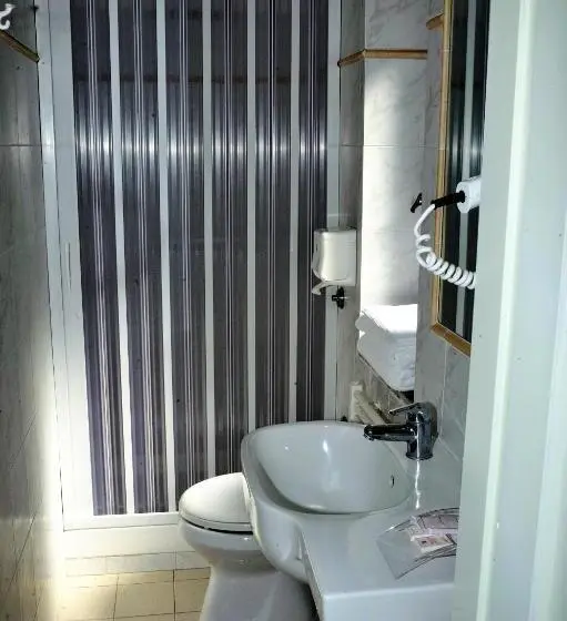 Standard Kolmen Hengen Huone, Il Casale