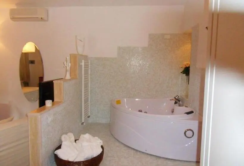 Sviitti, Il Casale