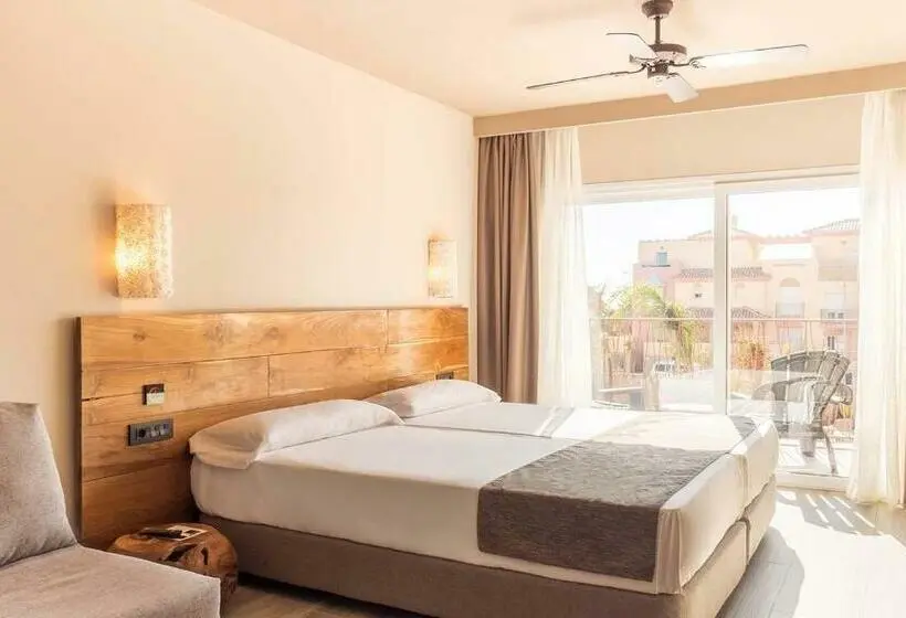 プールの見えるデラックスルーム, Tarifa Lances By Qhotels