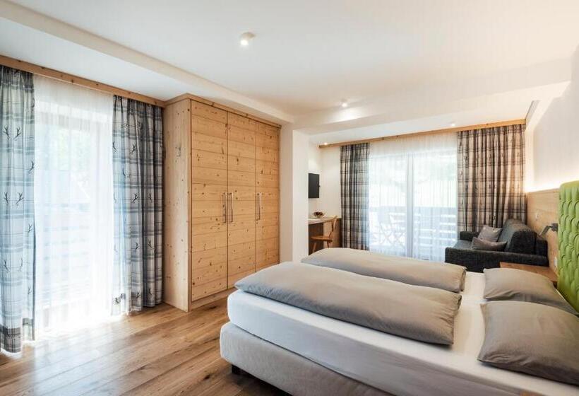 חדר דלוקס עם מרפסת, Piccolo Hotel Claudia No Pets