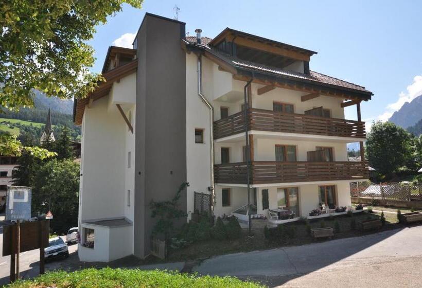 חדר דלוקס עם מרפסת, Piccolo Hotel Claudia No Pets