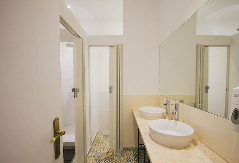 스탠다드 룸 가든 전망, Ptm Downtown Hostel&suites