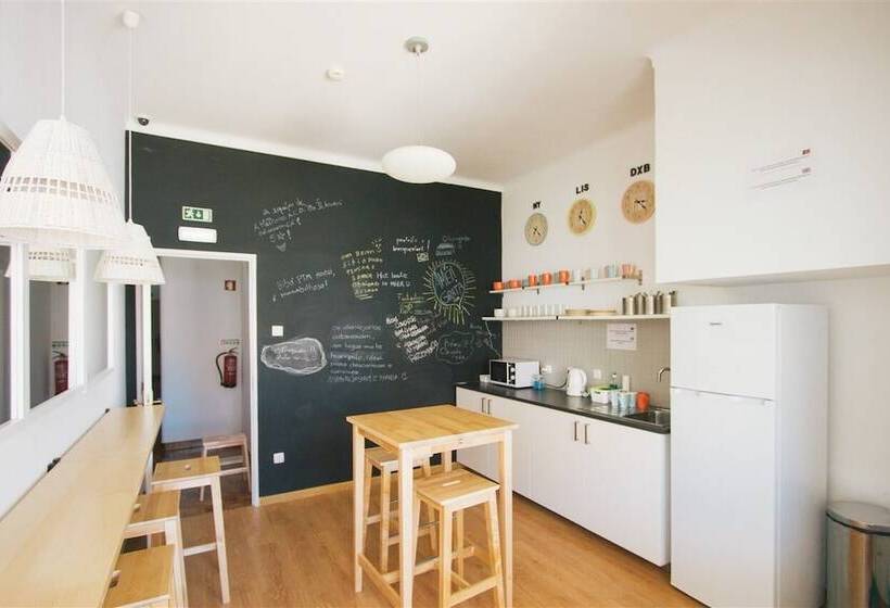 Quarto Estandar Vista Jardim, Ptm Downtown Hostel&suites