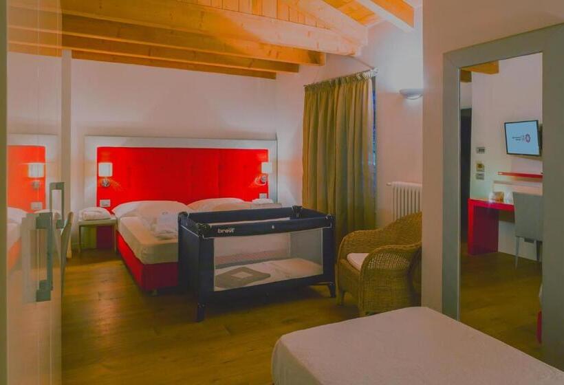 غرفة قياسية ثلاثية, Ar Mountains Lodge Villachiara