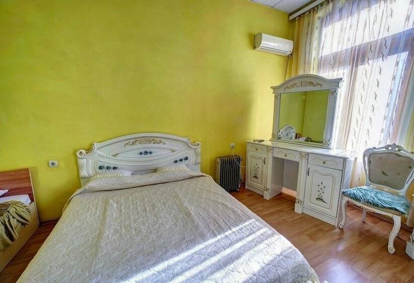 اتاق استاندارد, Izvora