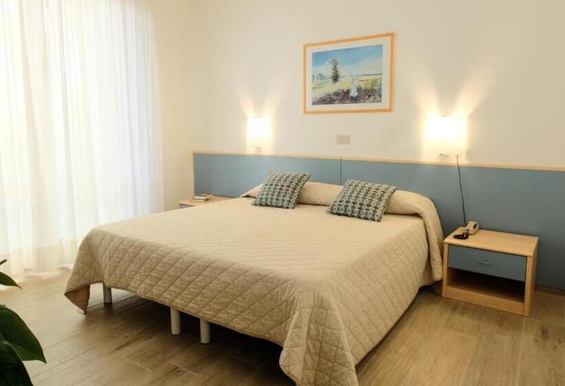 스탠다드 4인용 룸 측면 바다 전망, Orizzonte