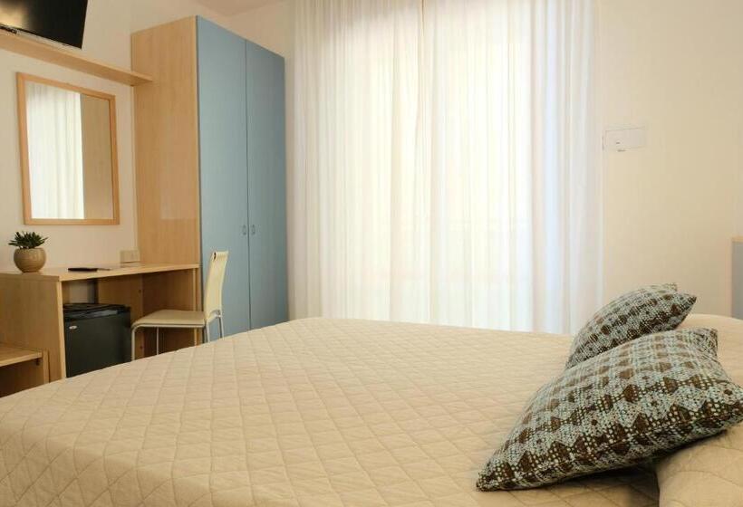 스탠다드 4인용 룸 측면 바다 전망, Orizzonte