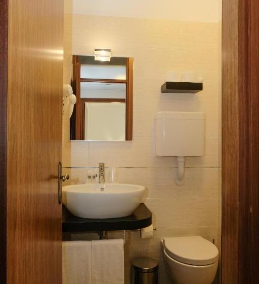 스탠다드 4인용 룸 측면 바다 전망, Orizzonte