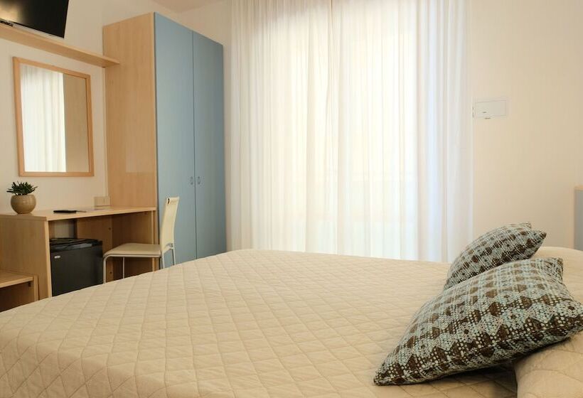 스탠다드 4인용 룸 측면 바다 전망, Orizzonte