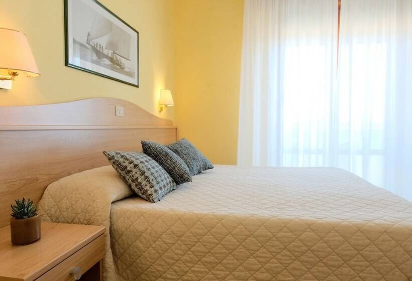 스탠다드 4인용 룸 바다전망, Orizzonte