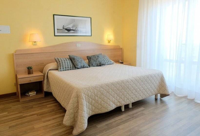 스탠다드 4인용 룸 바다전망, Orizzonte