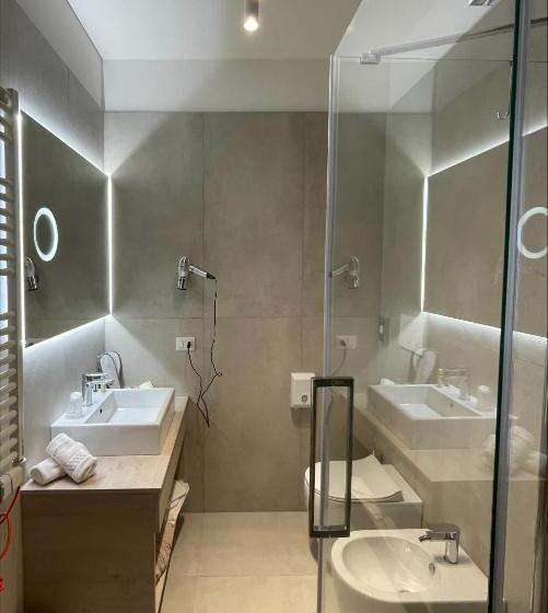 غرفة سوبيريور, Petrarca