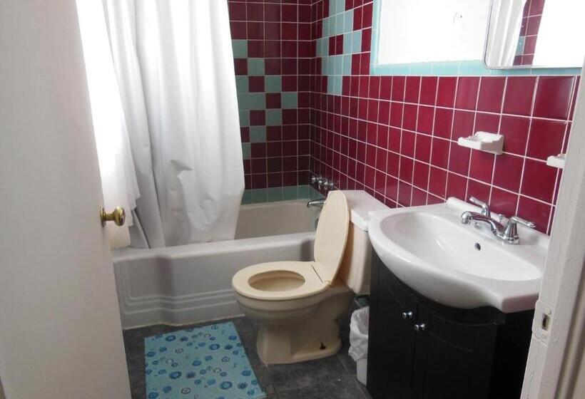 غرفه قياسيه سريرين مزدوجين, Kent Motel