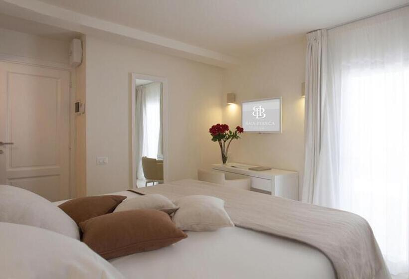 غرفة قياسية مطلّة علي البحر, Baia Bianca Suites