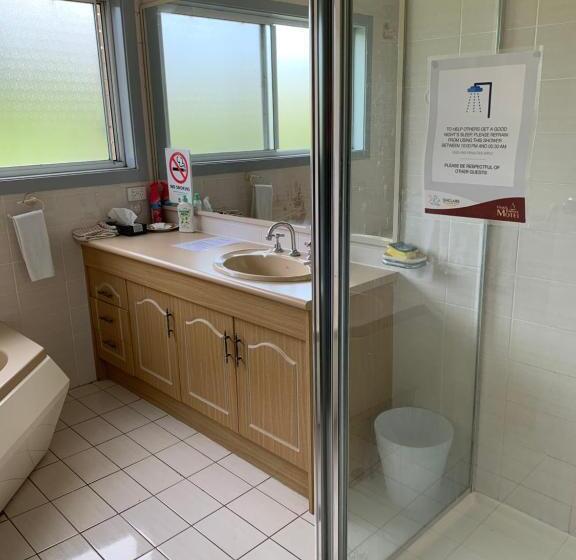 이코노미 룸 공용욕실, Ulladulla Harbour Motel