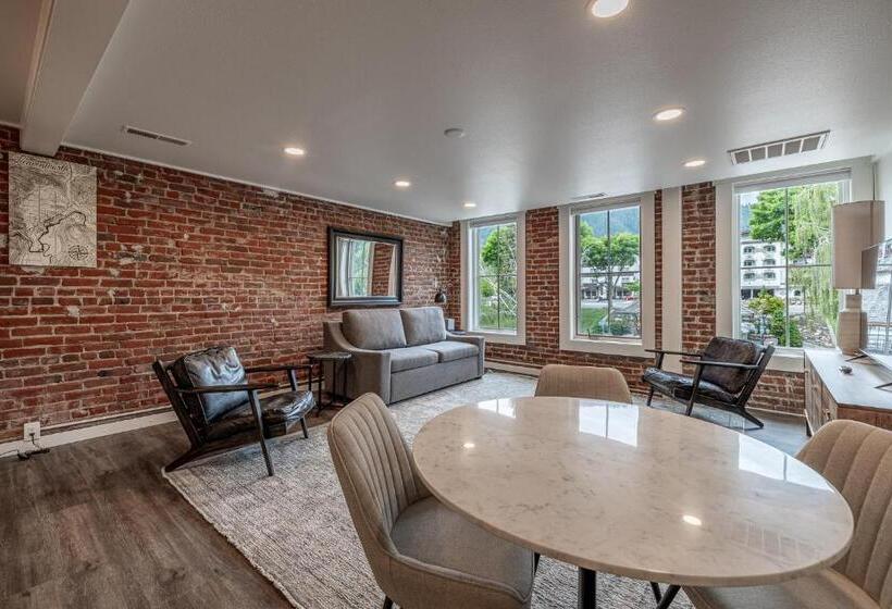 침실 1개 디럭스 아파트, Bavarian Lodge Suites