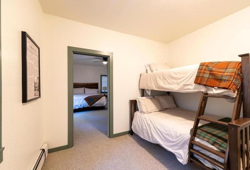 家庭间, Camp Richardson Resort