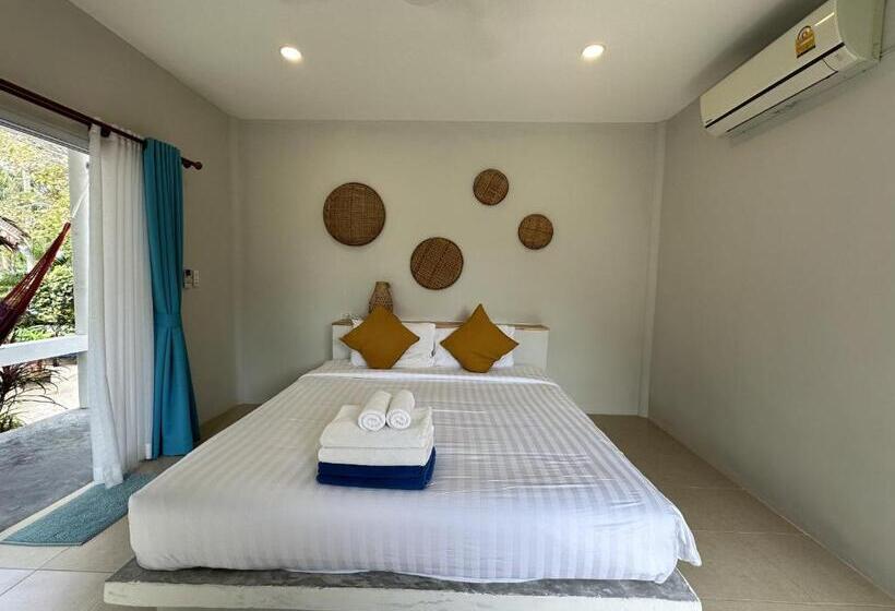 스탠다드 스튜디오, Sand Terrace Beach Bungalows