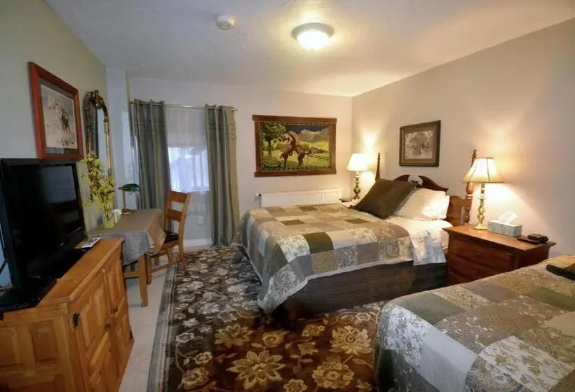 Classic Kolmen Hengen Huone, Alaska Grizzly Lodge