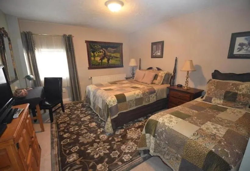 Classic Kolmen Hengen Huone, Alaska Grizzly Lodge