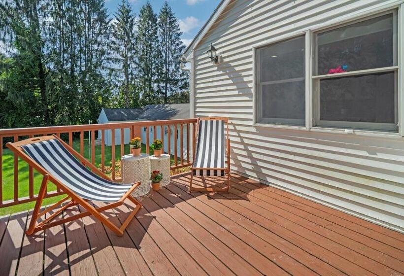 Студио Стандарт с Балконом, Birches Motel