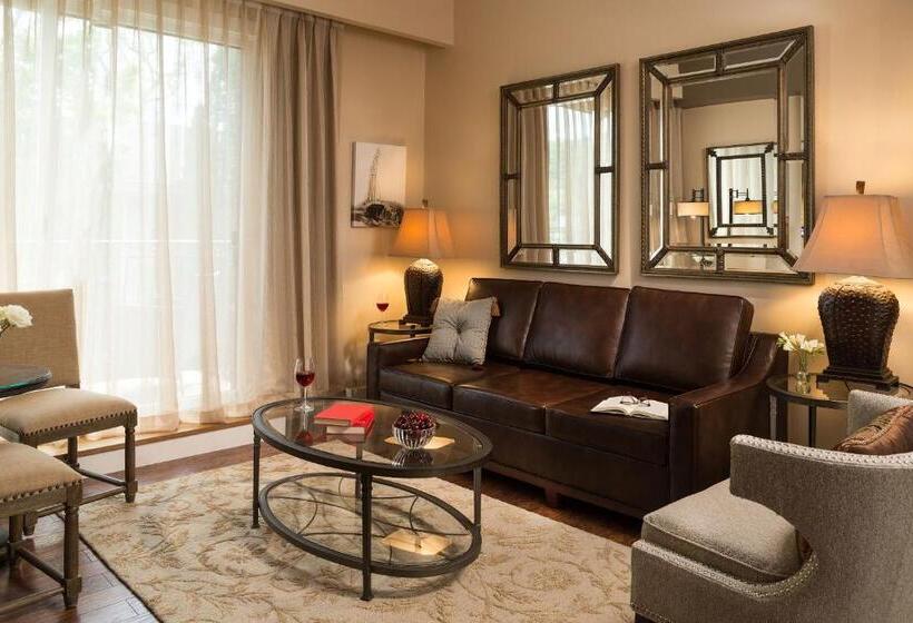 エクゼクティブスイート, 16 Bay View