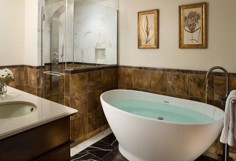 이그제큐티브 룸, 16 Bay View