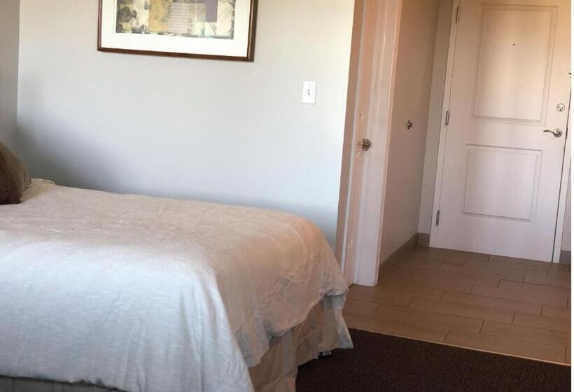 Номер Deluxe, Brinton Suites