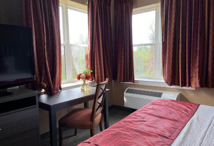 Номер Deluxe Кровать Кинг, Brinton Suites