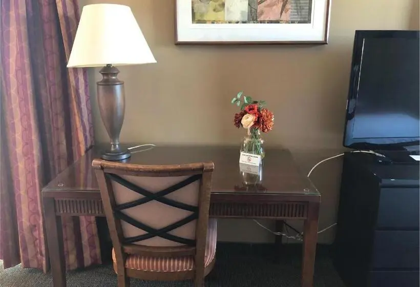 キングサイズベッドのデラックスルーム, Brinton Suites