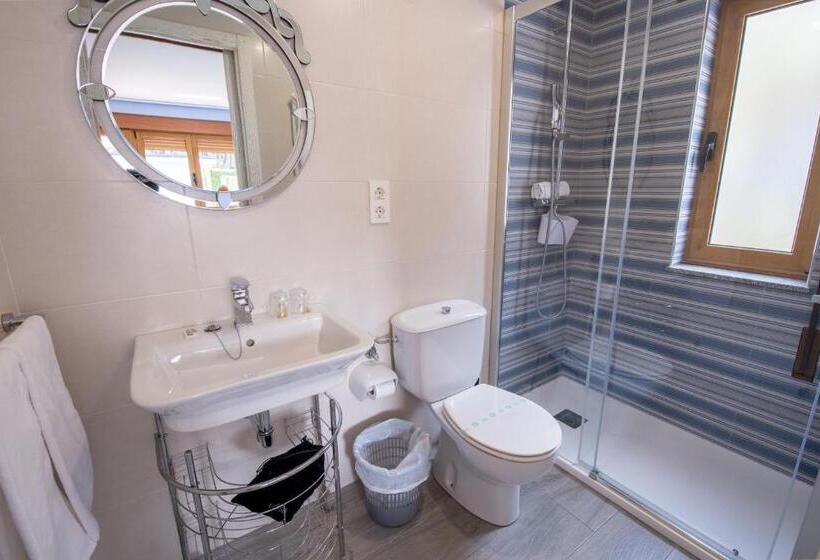 غرفة قياسية مزوَّدة بتراس, El Pinar