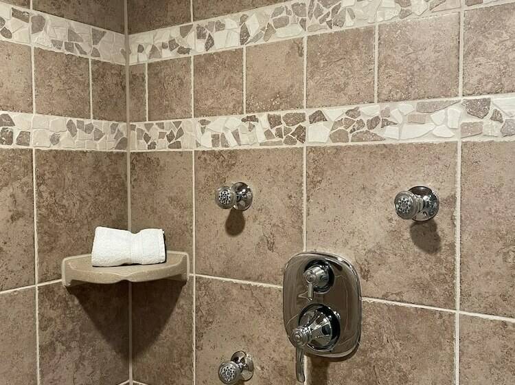 スイート, Suites At 249