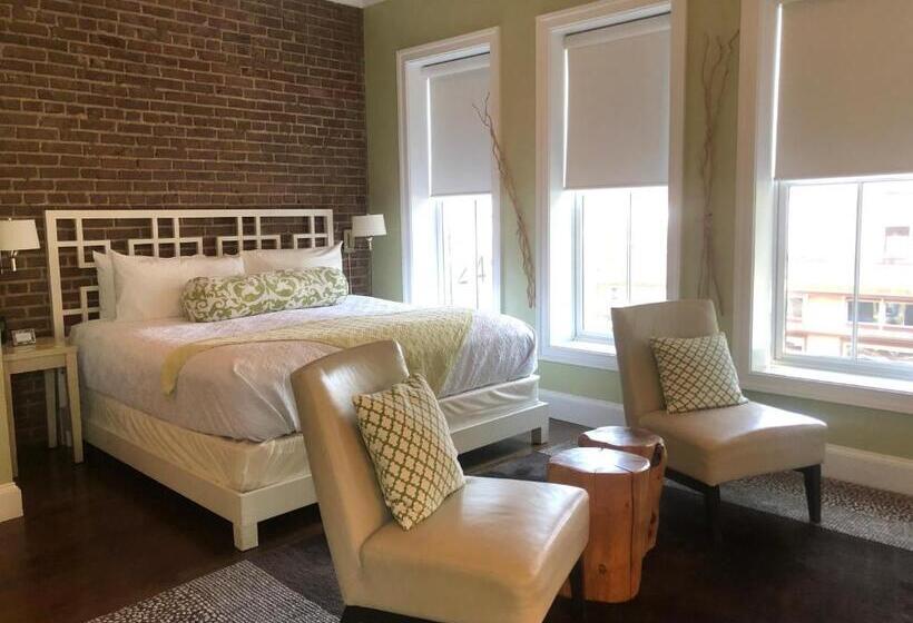 スイート, Suites At 249