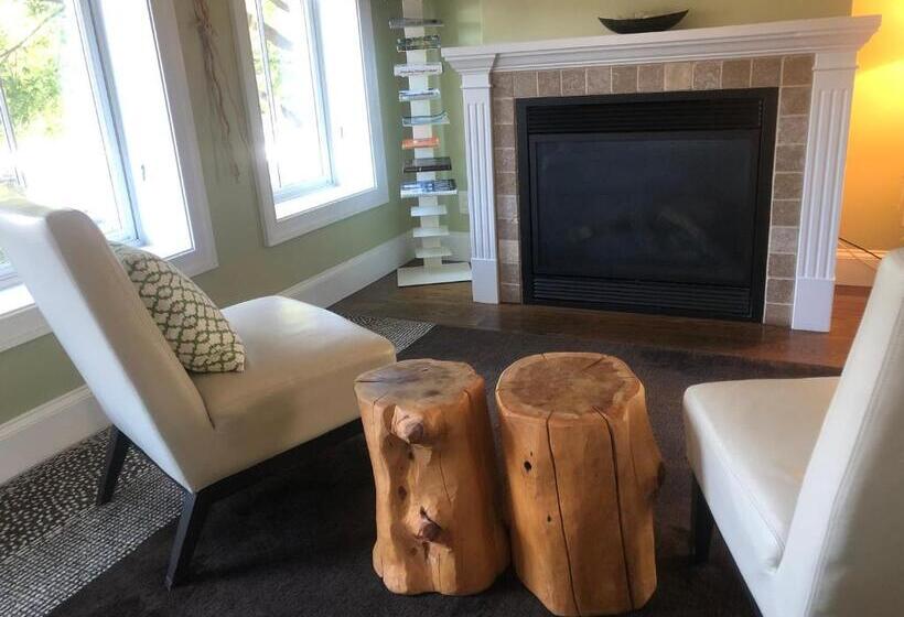 スイート, Suites At 249