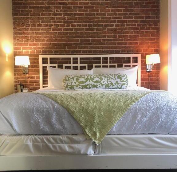 スイート, Suites At 249