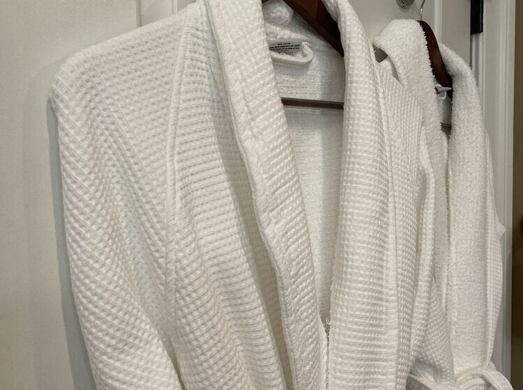 スイート, Suites At 249