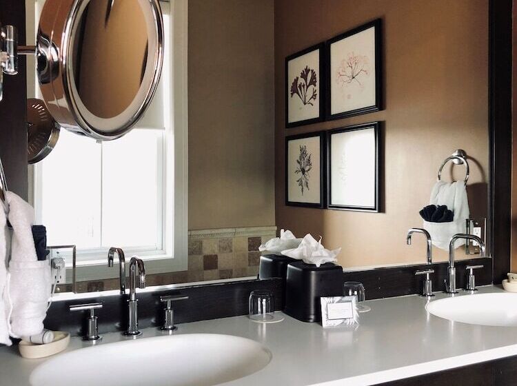 スイート, Suites At 249