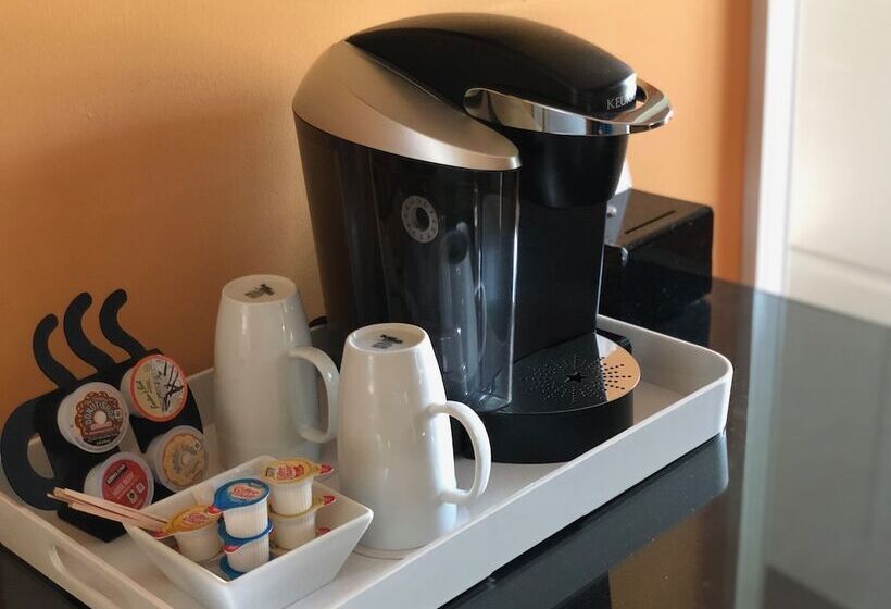 スイート, Suites At 249