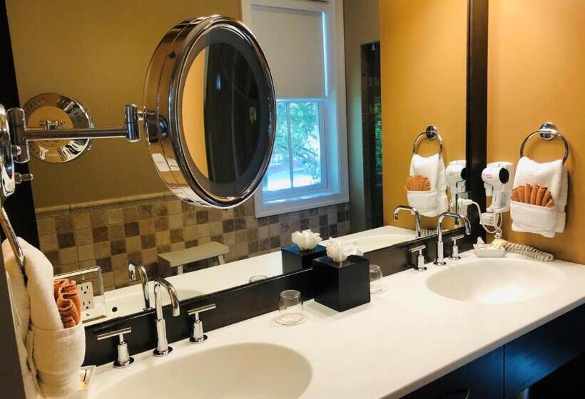 スイート, Suites At 249