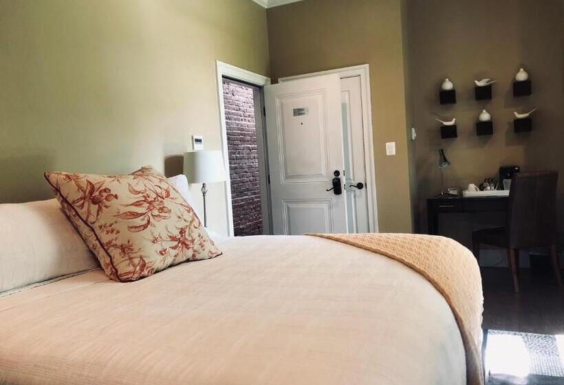 スイート, Suites At 249