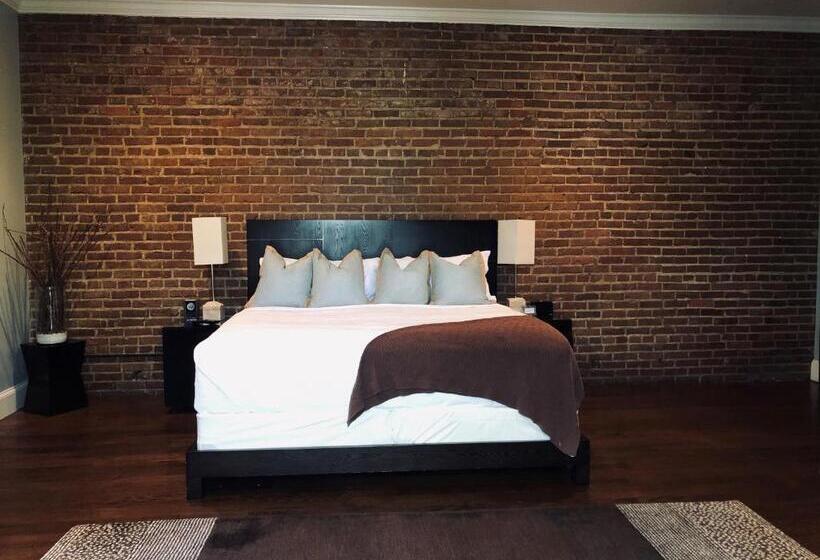 スイート, Suites At 249