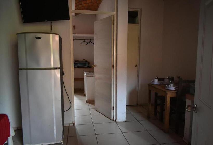 إستوديو قياسى, Y Bungalows Islas Careyes