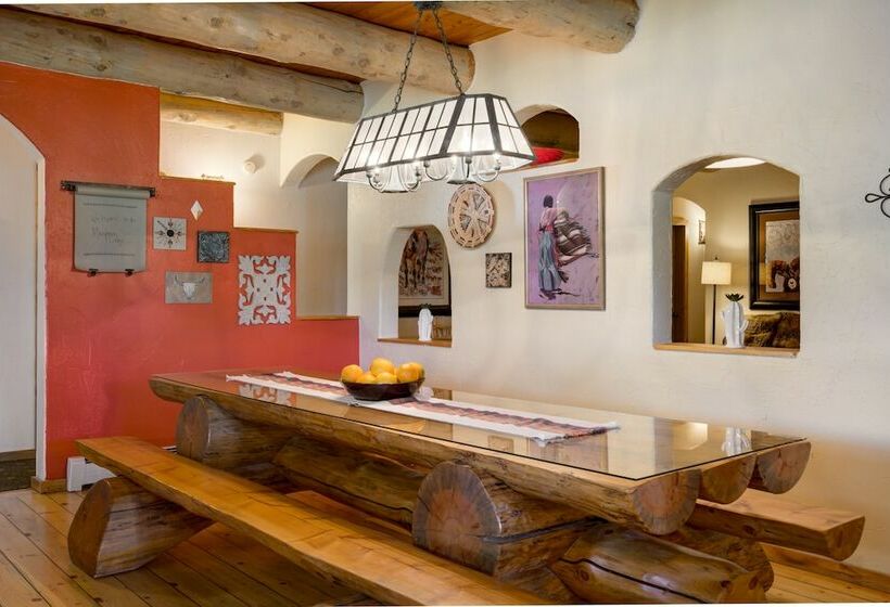 デラックススイート, Mariposa Lodge Bed And Breakfast