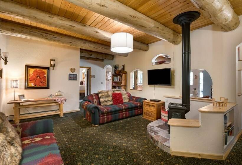 デラックススタジオ, Mariposa Lodge Bed And Breakfast