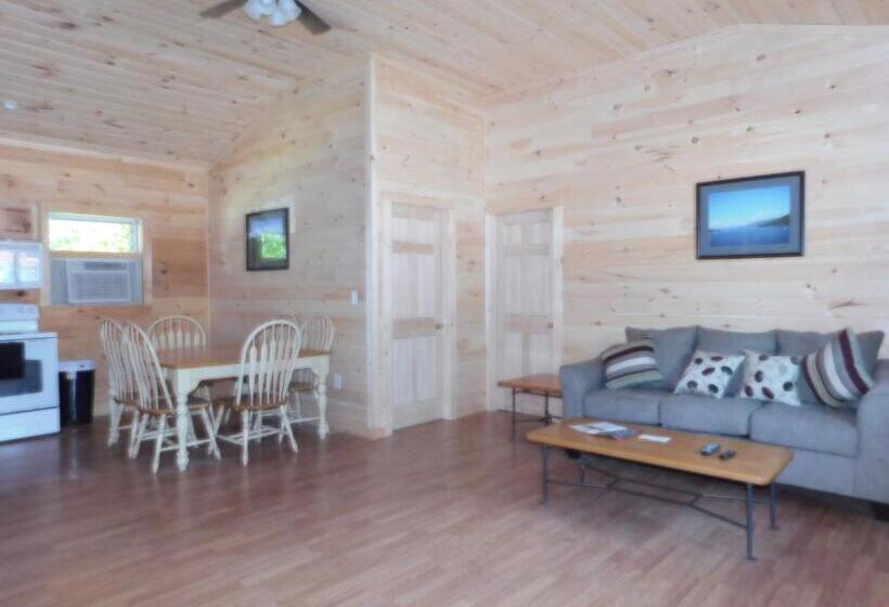 חדר בסיסי לשלושה, Olympian Resort Motel