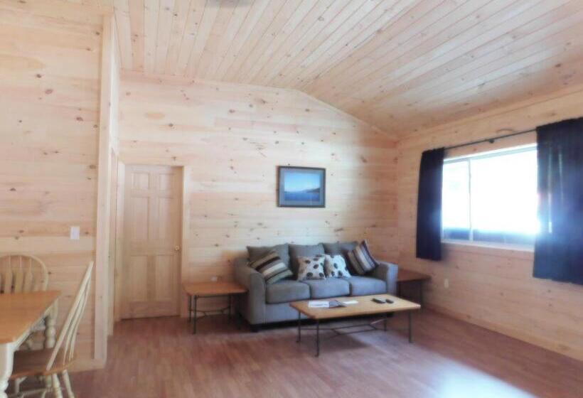 חדר בסיסי לשלושה, Olympian Resort Motel