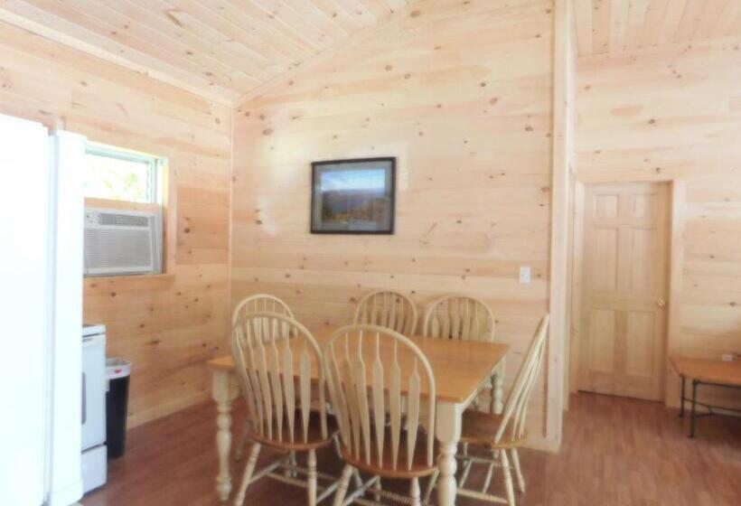 חדר בסיסי לשלושה, Olympian Resort Motel