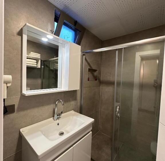 اتاق استاندارد سه نفره, Erom Otel