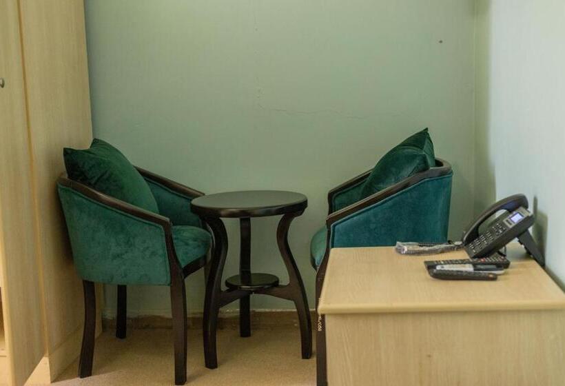 اتاق استاندارد یک نفره, Sun City Hotel & Amuzement Park Soroti